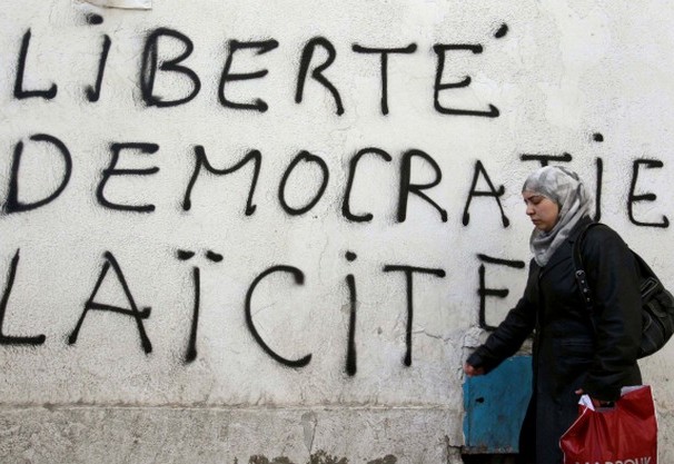 Movimento do secularismo radical cresce na França